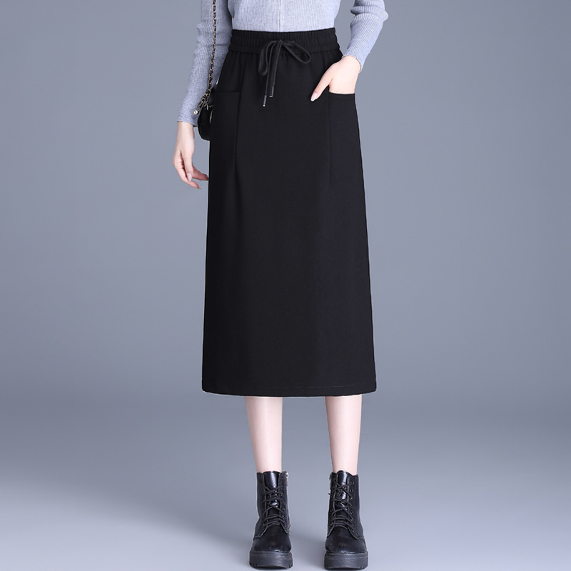 Autumn long skirt for leisure
