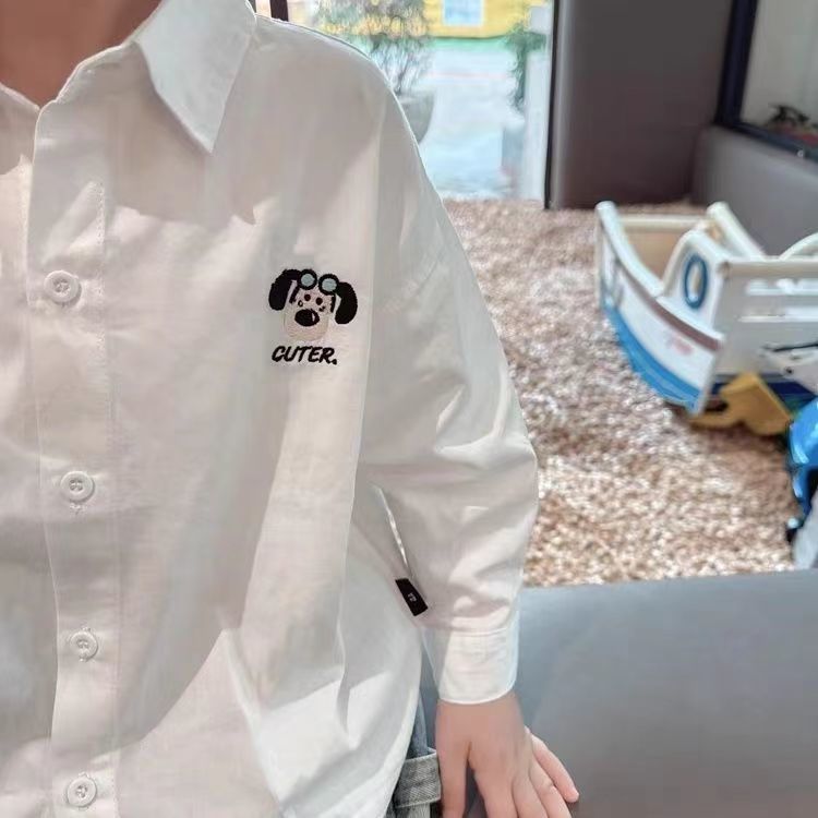 Camisas de mangas largas de algodón para niños bordados de estilo extranjero versátiles 2025 otoño primavera y otoño camisa blanca con solapa