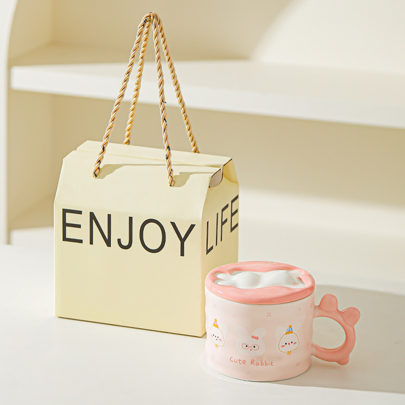 Conejo de dibujos animados con tazas de cerámica con tapa para niñas tazas de marca resistentes a altas temperaturas lindas tazas de agua creativas tazas de oficina pequeñas tazas de regalo