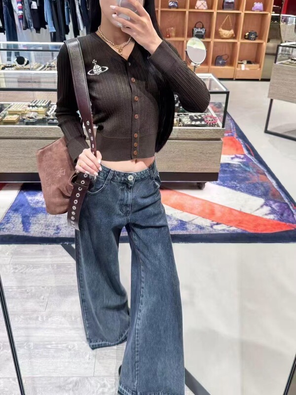 高品质~2025早秋新款土星针织开衫V领纽扣长袖刺绣短款百搭女装|undefined