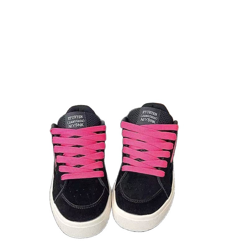 2026 primavera nuevo estilo callejero transpirable y cómodo estilo retro zapatos de skate zapatos blancos pequeños zapatos deportivos casuales para estudiantes