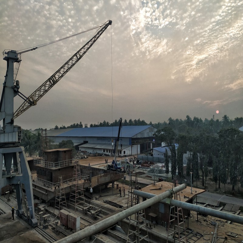 聚异丁烯橡胶聚合物，抗龟裂、防漏水、抗撞击。