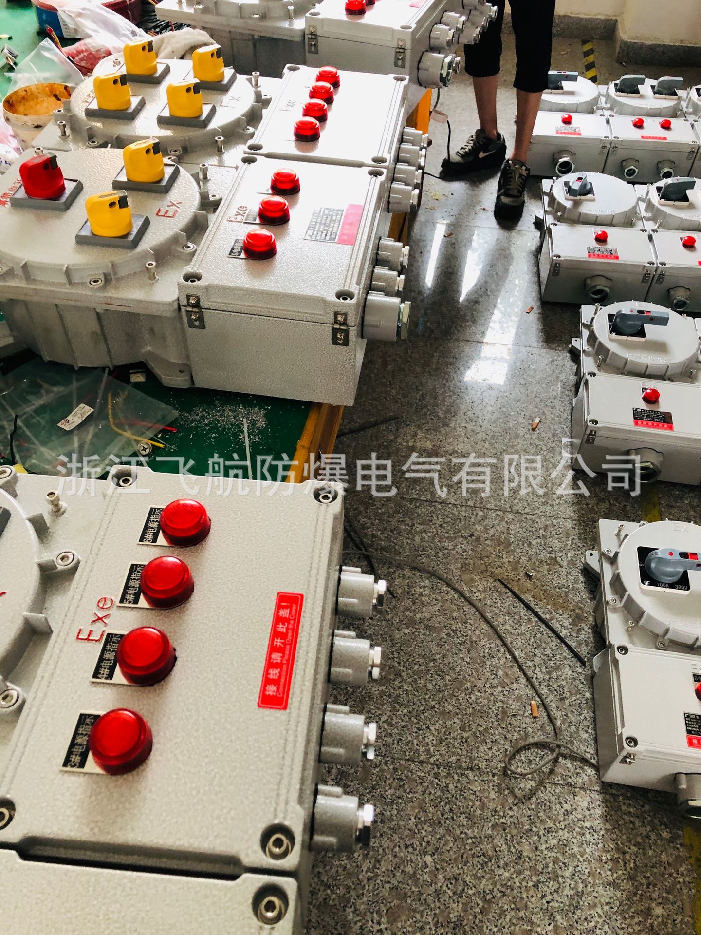 ���ʱ�Ƶ������ѹ�ͷ������ƹ�