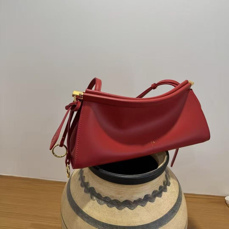 Alai Same Style Underarm Bag Retro Baguette Bag Crescent Bag Clip Bag Fashionable Shoulder Crossbody Bag Women's Commuter Bag