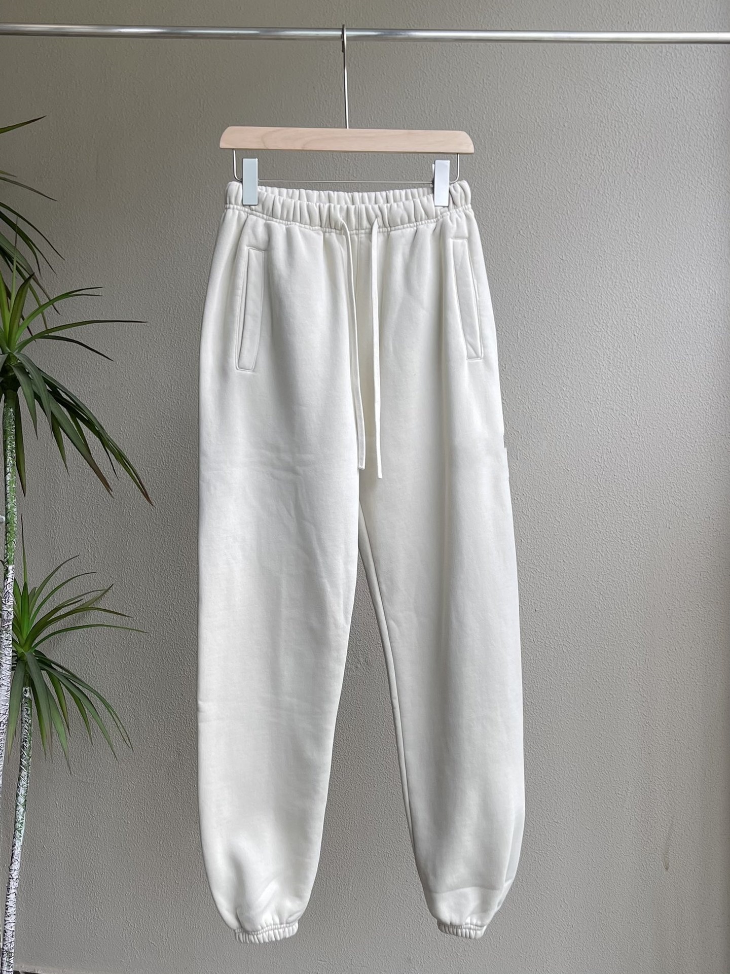 Pantalones de terciopelo 23SS en otoño e invierno Pantalones de terciopelo para hombre