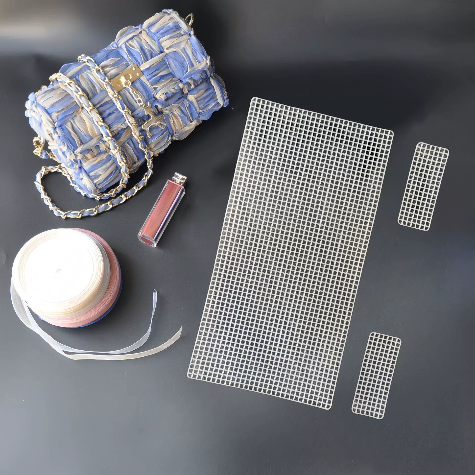 Сумка из снежной сетки, плетеная вручную в стиле Шанель, цельная сумка из пластиковой сетки, вышивка крестиком, на День святого Валентина 2024 для девочек