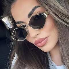 ヨーロッパとアメリカのパーソナライズされた菱形の不規則なメタルサングラス、男性と女性用、ストリート凹面形状の日焼け止めとUV保護サングラス