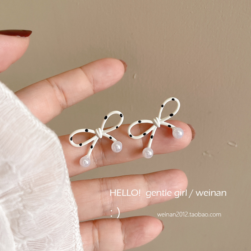 Milk-Style Gentle White Polka-Dot Bow Girl-Style Autumn and Winter Versatile Fashionable Earrings and Earrings Jewelry