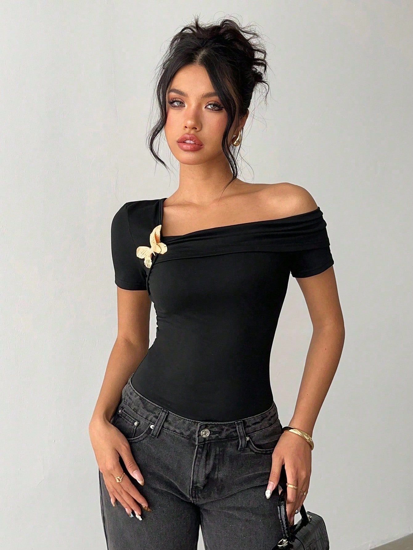 Women's Asymmetrical Off Shoulder Top, Short Sleeve Slim Fit Basic T-Shirt, Casual Going Out Party Blouse With Butterfly Decor, Black_ecoleips.com