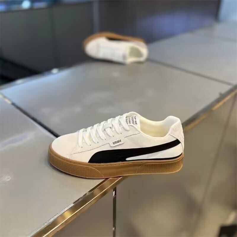 Light Luxury Sneakers 2026 New Trendy Fashion Versatile Wear-Resistant White Shoes Business Sports Casual Shoes Light Luxury Sneakers 2026 New Trendy Fashion Versatile Wear-Resistant White Shoes Business Sports Casual Shoes