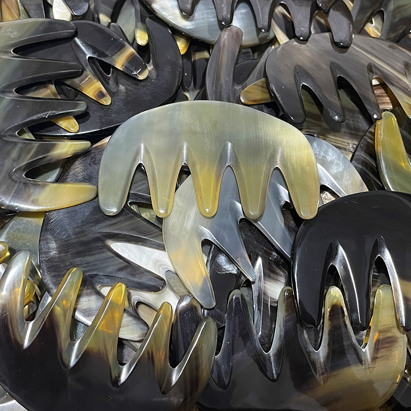 검은 꽃 버팔로 뿔 다섯 이빨