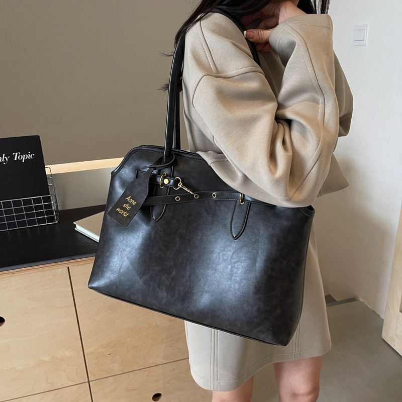 Bolsa de mano de moda retro para mujeres 2024 nueva moda de gran capacidad bolso de hombro de alta explosión bolso de brazo