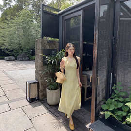 温柔女神荷叶边领口显MM碎花无袖连衣裙女装2026新款度假少女长裙