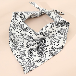 Leaf printing pet cat dog saliva towel triangle scarf bib bib bib accessories wholesale three colors optional