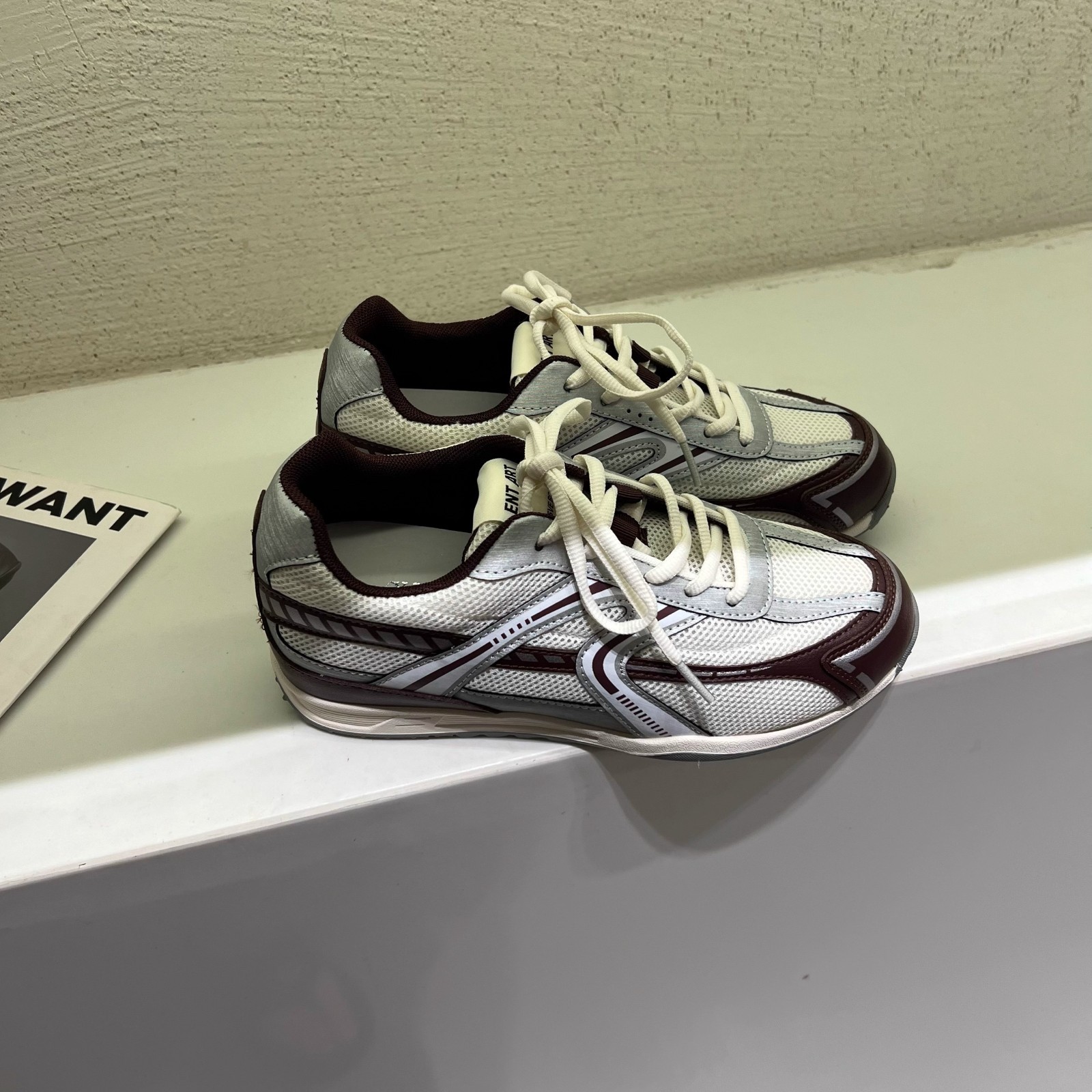 Zapatos de moda de malla transpirable para mujeres al aire libre versátiles zapatos de correr planos 2026 nuevos estudiantes zapatos casuales planos Gump