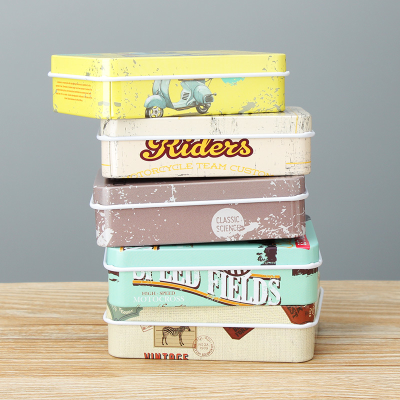 양철 색상은 무작위입니다.