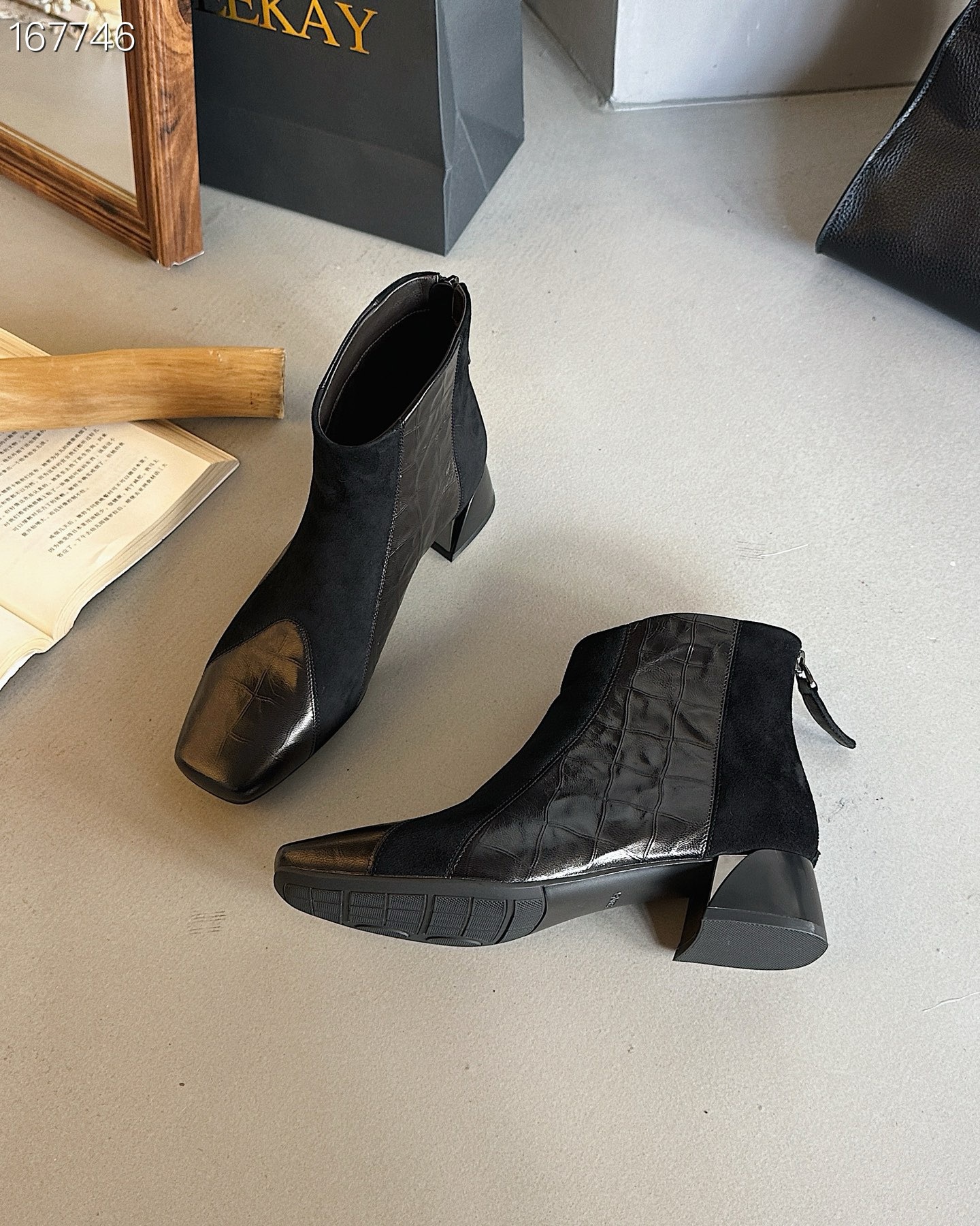 Boot Martin nữ da bò phối da lộn gót thô 4 cm — Màu đen chi tiết 4
