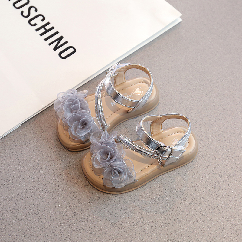 Niñas sandalias de moda versátiles princesa 2026 verano nuevo niño flores hueco zapatos de playa zapatos de soleas suaves image 8
