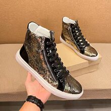 �W��վPP�¿�ѥ�Ӹߎ���Ьϵ����ʿ������Ƥ�r�г�Ь�ٴ�Ӣ���͹�