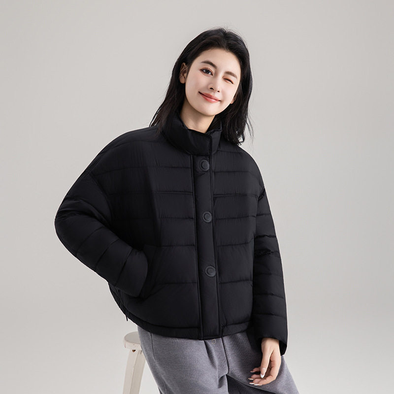 Capa de plumón corta de mujer 2025 ropa de invierno de moda simple de color sólido con una chaqueta caliente de cuello pequeño image 4