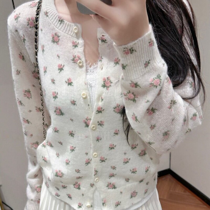 Sweet Style Early Spring New Floral Round-Neck Cardigan for Women, Long-Sleeve Buttoned Versatile Thin Knit Top with Seahorse Wool Sweet Style Early Spring New Floral Round-Neck Cardigan for Women, Long-Sleeve Buttoned Versatile Thin Knit Top with Seahorse Wool