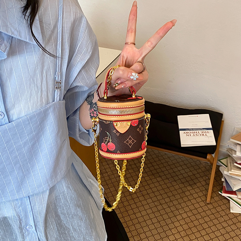 Foreign Trade Cherry Bucket Bag 2026 New Model Mini Round Fortune Bucket Crossbody Bag Stylish Lipstick Bag Coin Purse
