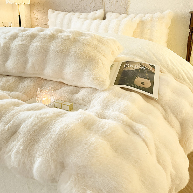 Cama de terciopelo de cuatro piezas 2025 nuevo invierno leche coral funda de edredón sábana traje de tres piezas ropa de cama individual