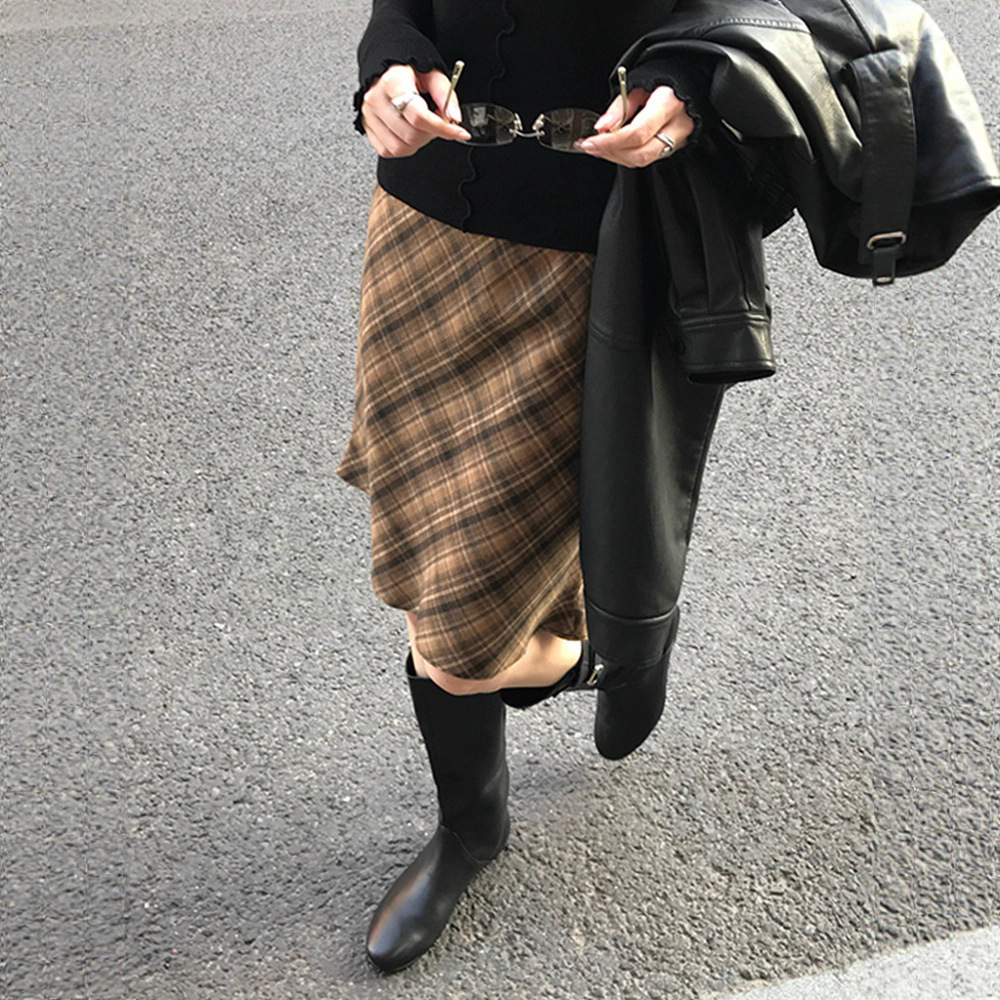Maillard Retro Plaid Woolen High-Waisted A-Line Mid-Skirt for Women in Autumn and Winter, Versatile and Slimming Look Fishtail Skirt