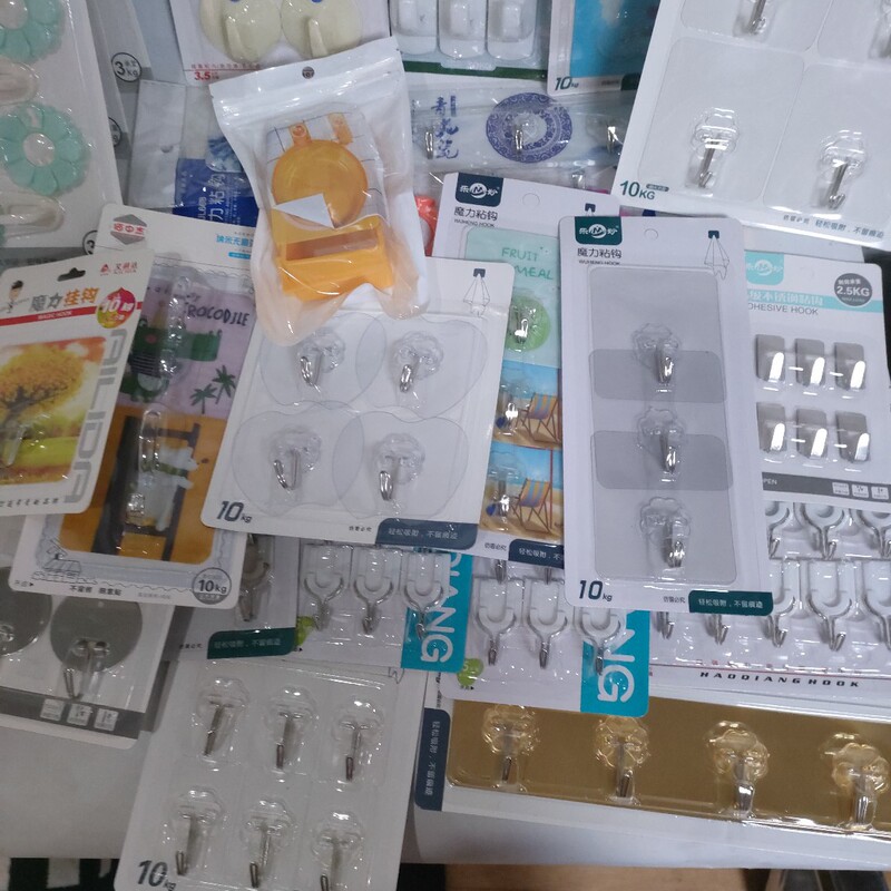 Strong Adhesive Hooks for Kitchen, Traceless Adhesive Hooks for Behind Doors, No-Drill Adhesive Hooks for Wardrobes and Coat Hooks, Heavy-Duty Adhesive Hooks Strong Adhesive Hooks for Kitchen, Traceless Adhesive Hooks for Behind Doors, No-Drill Adhesive Hooks for Wardrobes and Coat Hooks, Heavy-Duty Adhesive Hooks