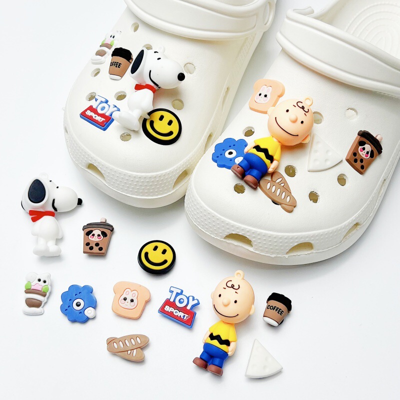 Internet Celebrant Explosion Snoopy Stereo Cave Shoes Accessories Cartoon Cute Shoe Flower 2024 New DIY Buckle Shoe Accessories