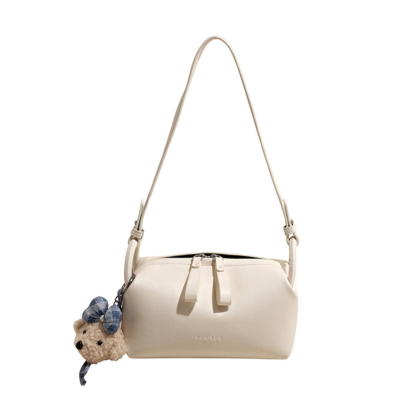 El diseño de la sensación de pequeño estilo exterior bolso debajo de la axila para mujeres 2026 verano nuevo estilo diario minimalista de viento de viaje bolso de hombro
