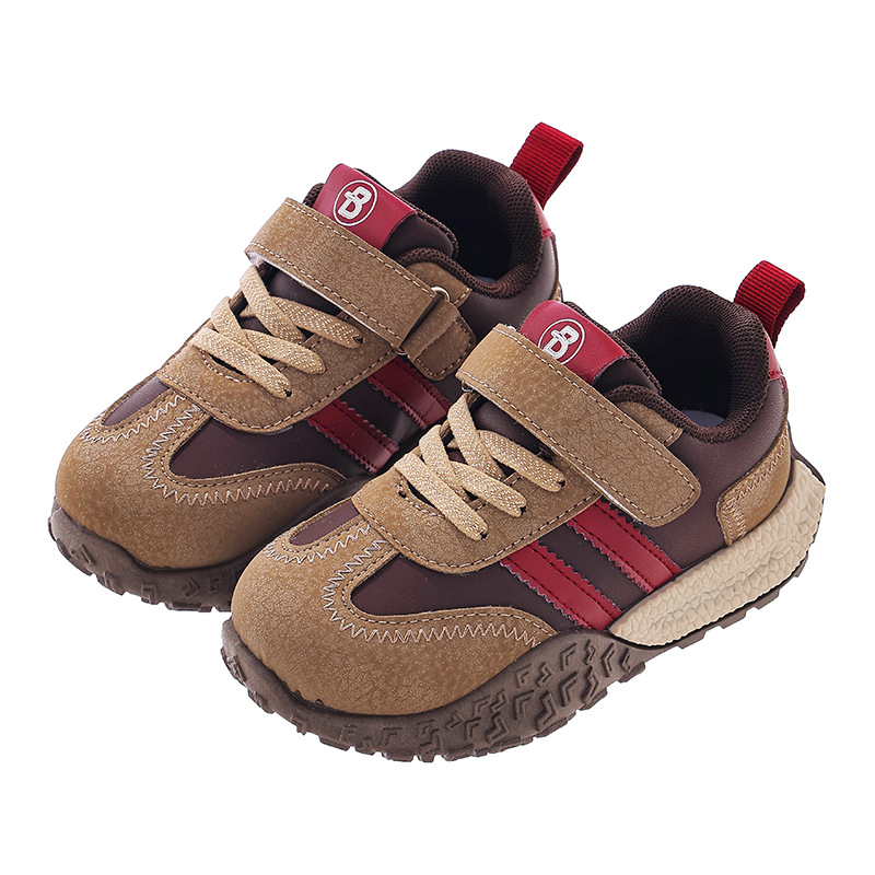 Zapatos para niñas 2025 nuevos zapatos de skate para niños de otoño con suela suave zapatos casuales pequeños zapatos blancos de moda zapatos de entrenamiento para niñas