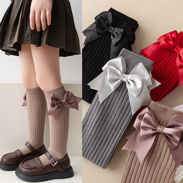 Thin children's autumn socks with bow