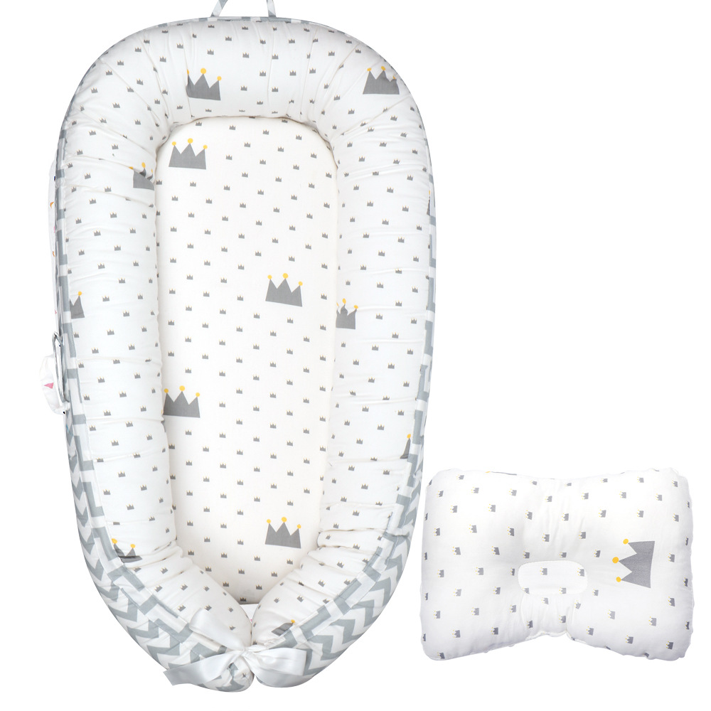 화이트 크라운 스퀘어 베개