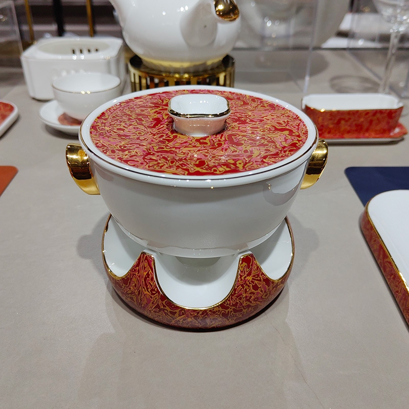 ホテルクラブ高級ボーンチャイナ食器セット金縁満堂紅お祝い宴会誕生日皿セット|undefined