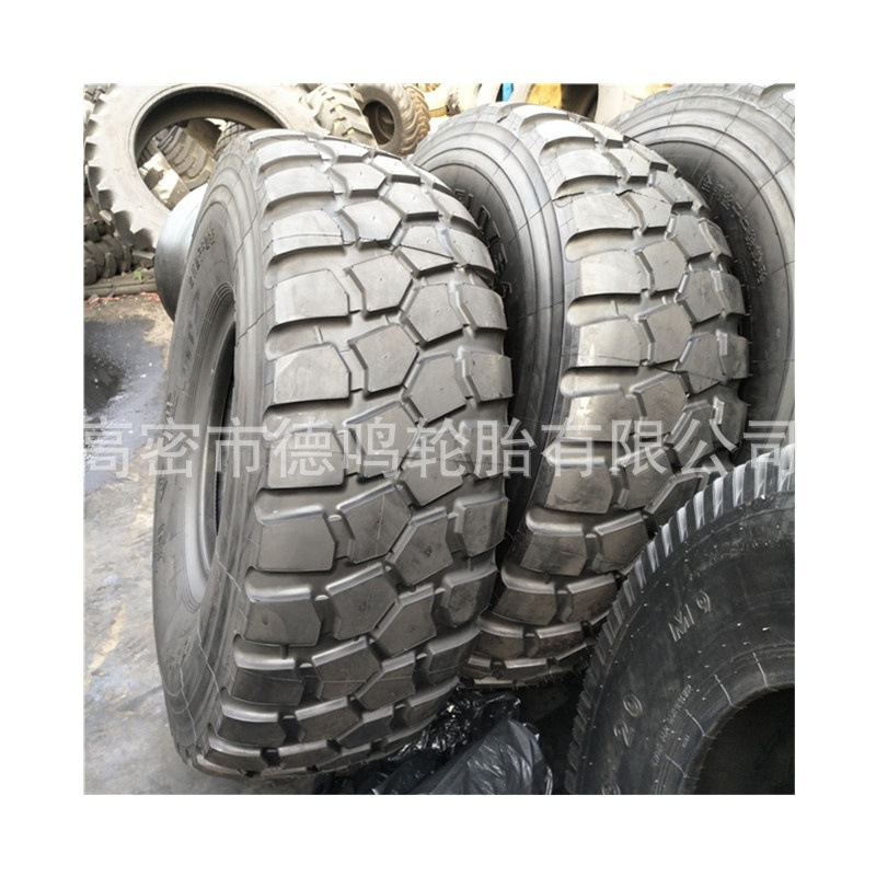 Suministro de neumáticos de grúa 15.5R20 neumático de camión