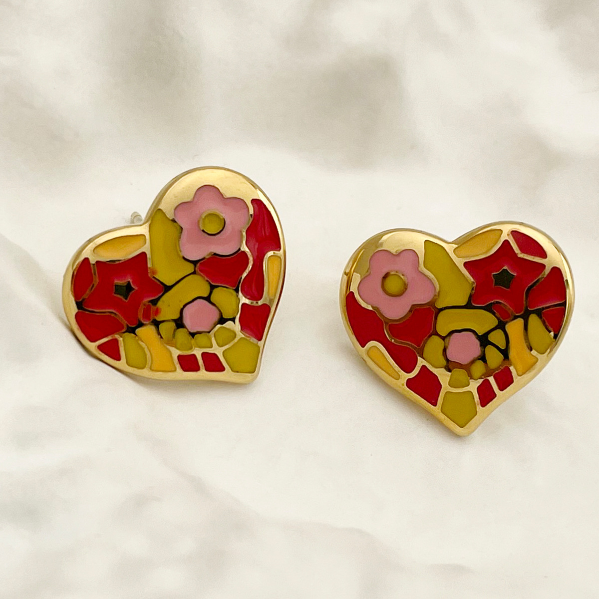 Retro Heart Shape Flower Stainless Steel Ear Studs 1 Pair display picture 1