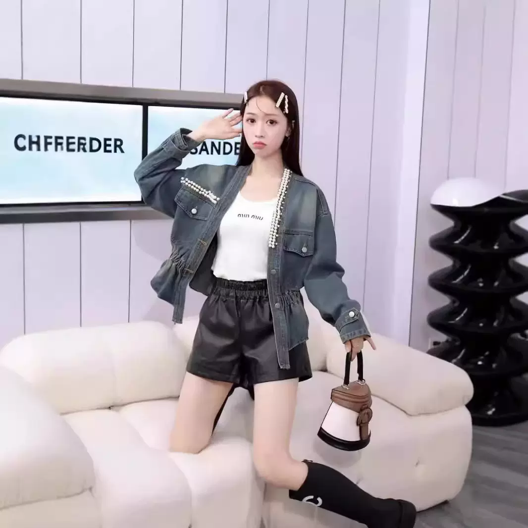 2024春季新款韩版时尚收腰V领重工钉珠修身短款牛仔外套女上衣潮