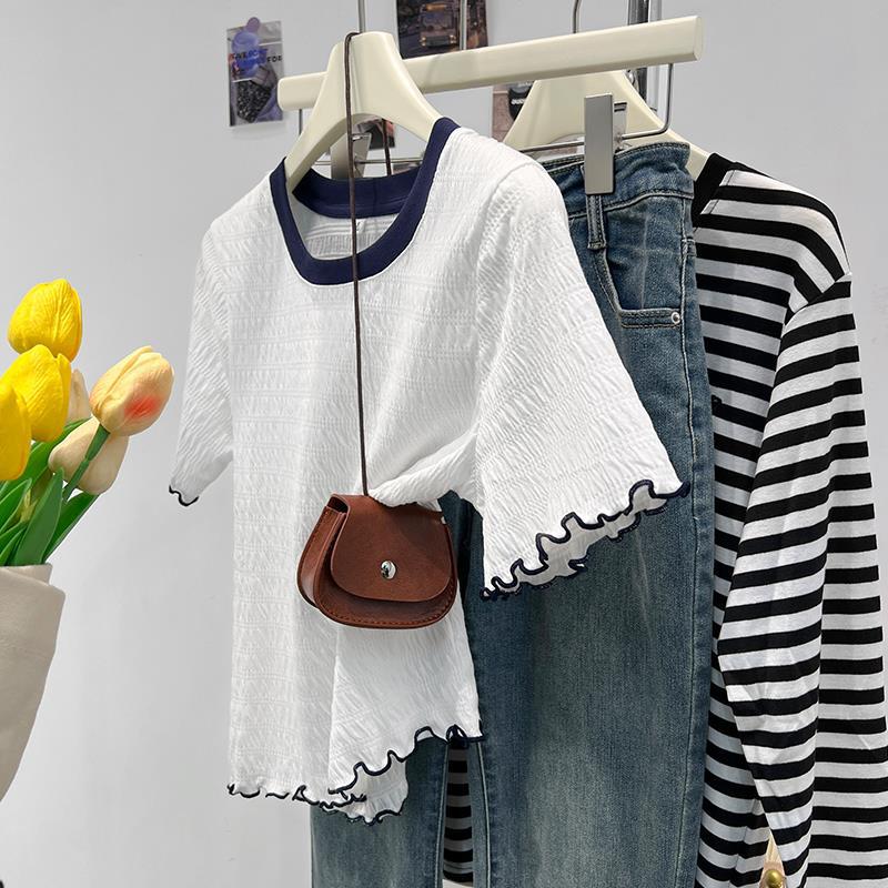 Summer shiffon short sleeve T-shirt with a round collar