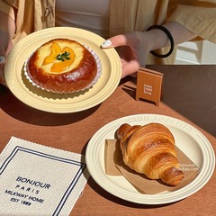 ミルキーインスタイルエンボスレタープレート クリーム風洋食パスタステーキデザートケーキプレート 質感と見た目が良い