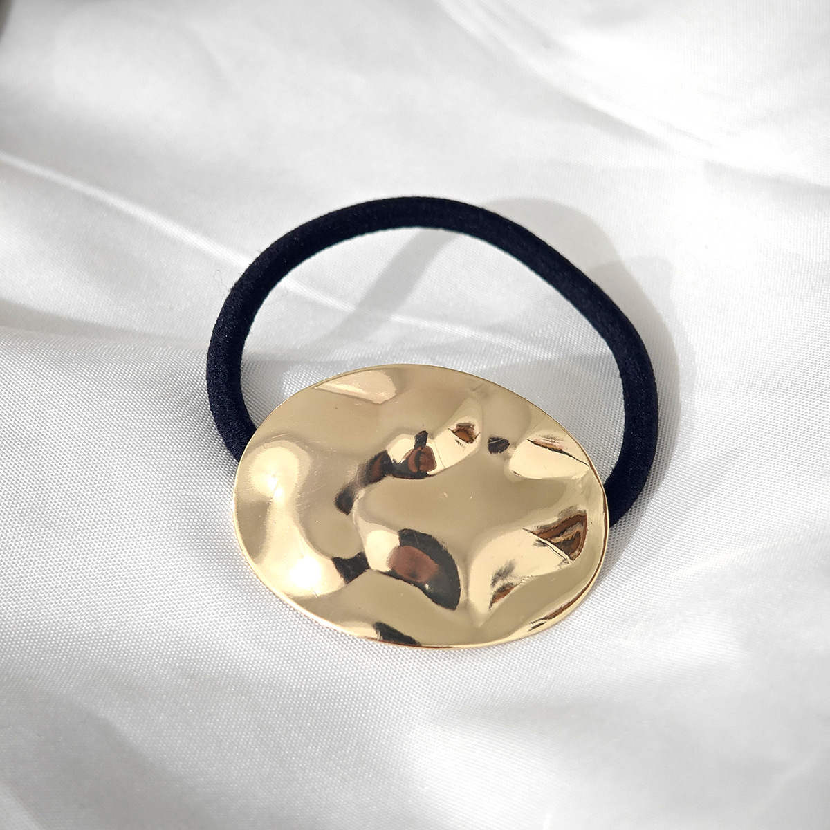 타원형 금 액체