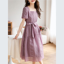 法式方领紫色裙子女2023新款夏季收腰显瘦高级感休闲气质连衣裙
