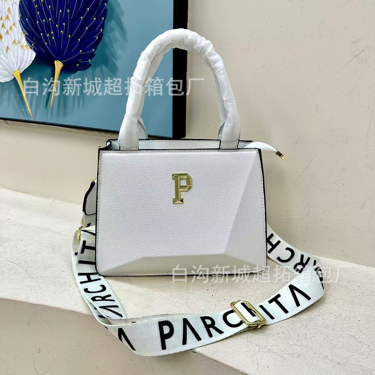 Bolsos pequeños transfronterizos para mujer, nueva moda para mujer, cadena de moda de pu, bolso de mensajero de un solo hombro, bolso de todo fósforo para celebridades de Internet, bolso de mujer