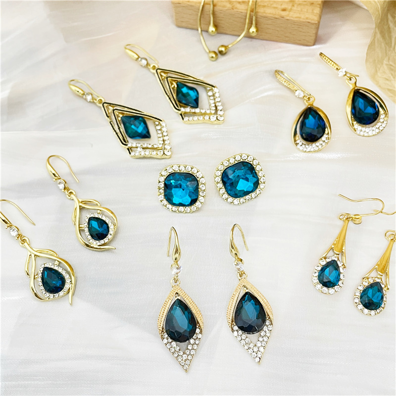 Basic Lady Classic Style Geometric Alloy Plating Inlay Artificial Gemstones Women's Drop Earrings display picture 1