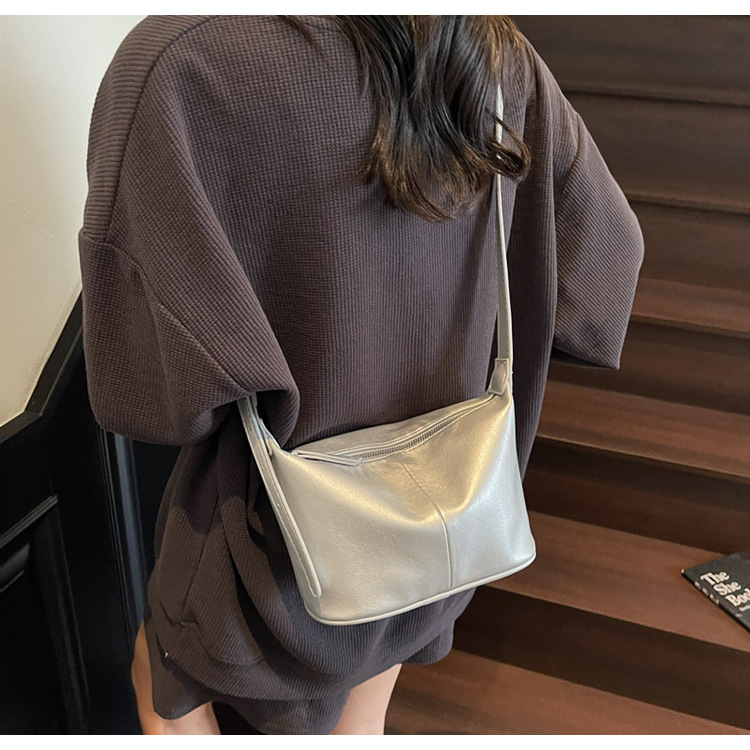 Korean commuter versatile underarm bag for women 2025 New summer fashion dumpling bag Niche single-shoulder crossbody bag trend undefined