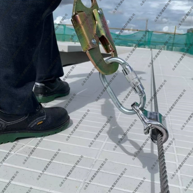 Угловая поддержка системы горизонтальной линии жизни