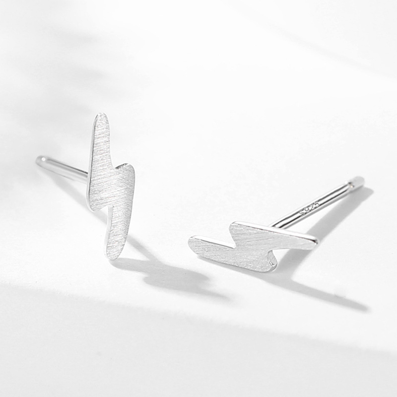 S925 plata esterlina plata Lisa relámpago Stud pendientes de moda simple de las mujeres pendientes de estilo japonés y coreano Internet celebridad mismo estilo regalo al por mayor