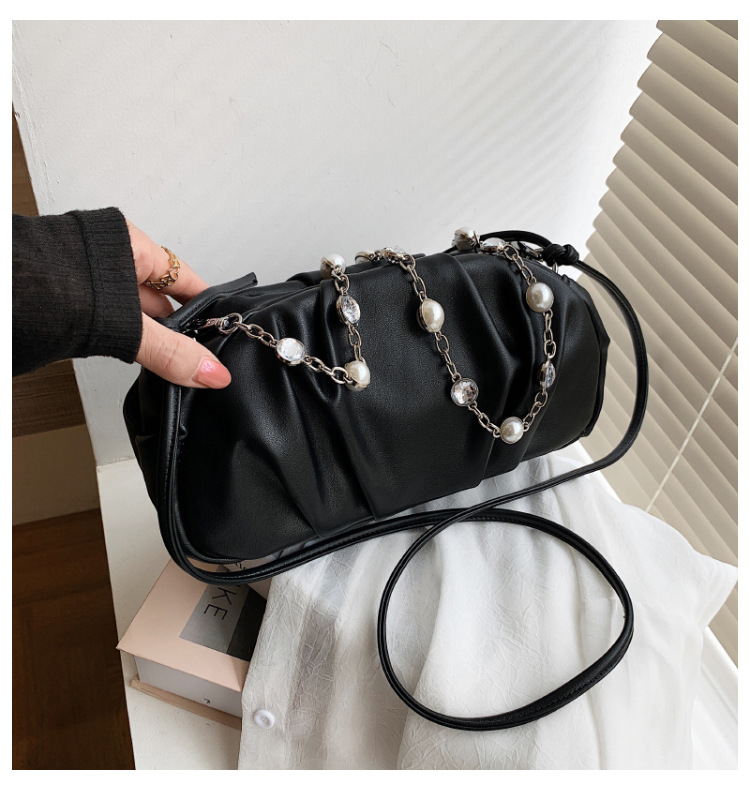 Wholesale Soft Pu Fold Pearl Chain Single Shoulder Handbag Nihaojewelry display picture 23