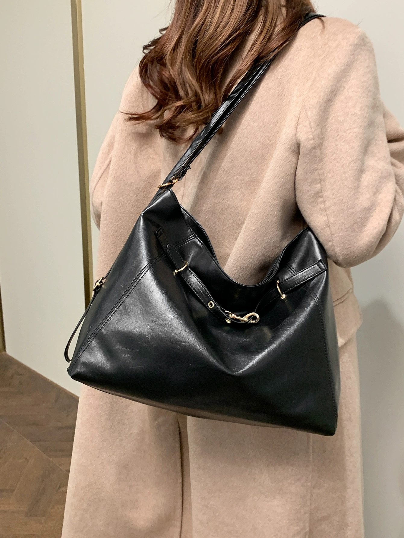 Universal shoulder bag, retro backpack, one-shoulder bag, 2024 years