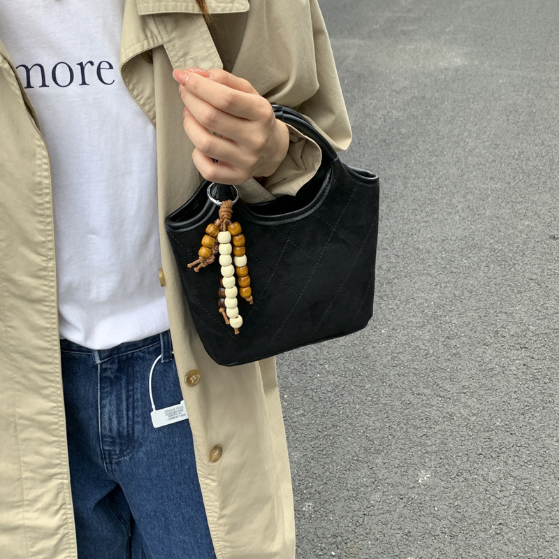菱格手拎包包女式2025新款秋冬流行高级感麂皮绒单肩包斜挎水桶包|undefined
